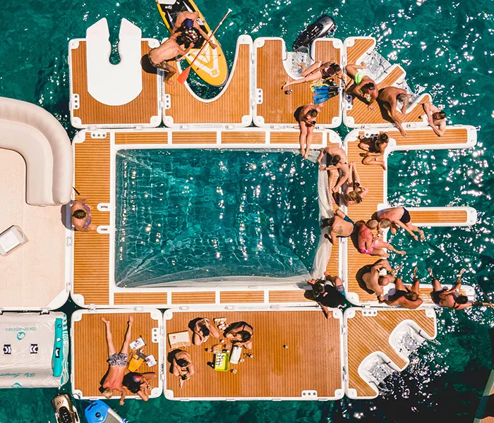 yachtbeach_luxury_pool_4.1_x_4.1_x_0.2m_droptitch_set_porto_cervo_luxury_sport_costa_smeralda_school_rent_sale_5