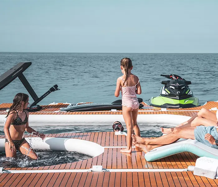 yachtbeach_toy_dock_6.16_dropstitch_616_x_2.05_x_20_cm_porto_cervo_luxury_sport_costa_smeralda_school_rent_sale_5